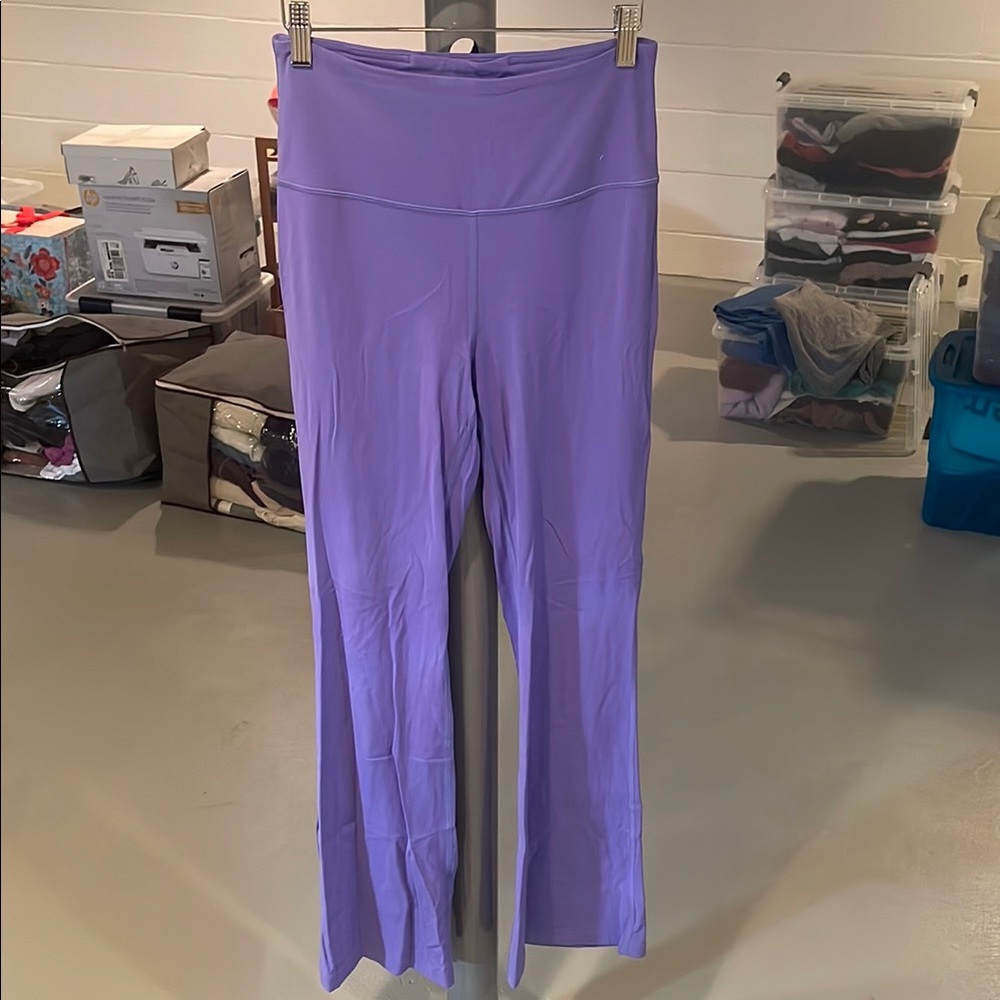 Lululemon women’s purple groove pants
